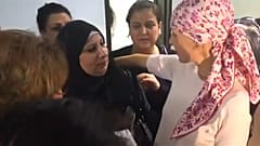Selbst erkrankte Asma Assad (43) besucht Krebszentrum