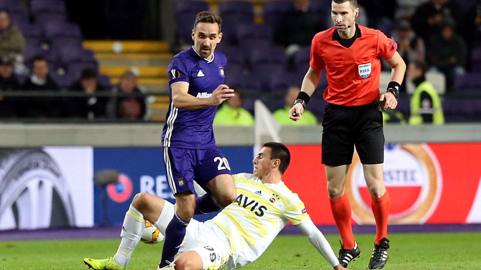 UEFA Avrupa Ligi: Fenerbahçe 1 puana razı oldu, Beşiktaş ve Akhisar hüsrana uğradı