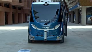 شاهد: مدينة مصدر الإماراتية تدشن أول حافلة  ذاتية القيادة في الشرق الأوسط