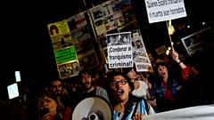 Protestas en Madrid contra el entierro del dictador Franco en la Almudena