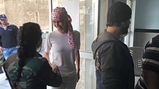 شاهد: أسماء الأسد تدعو إلى الفحص المبكر لسرطان الثدي خلال جلسة للعلاج