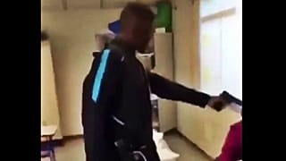 احتمال حضور پلیس و ژاندارمری در مدارس فرانسه برای مقابله با خشونت