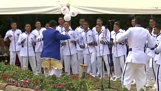 VIDEO La canzone anti-zanzare che ha fatto ridere Harry e Meghan