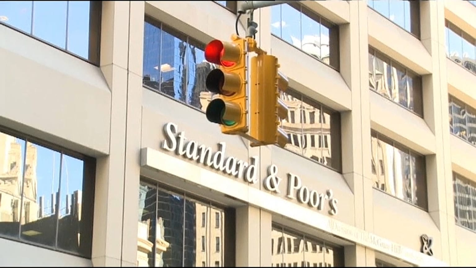 S&P conferma rating Italia, ma outlook è negativo