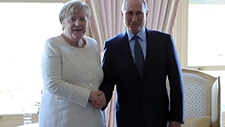 Merkel-Putin: incontro a Berlino su Nord Stream 2