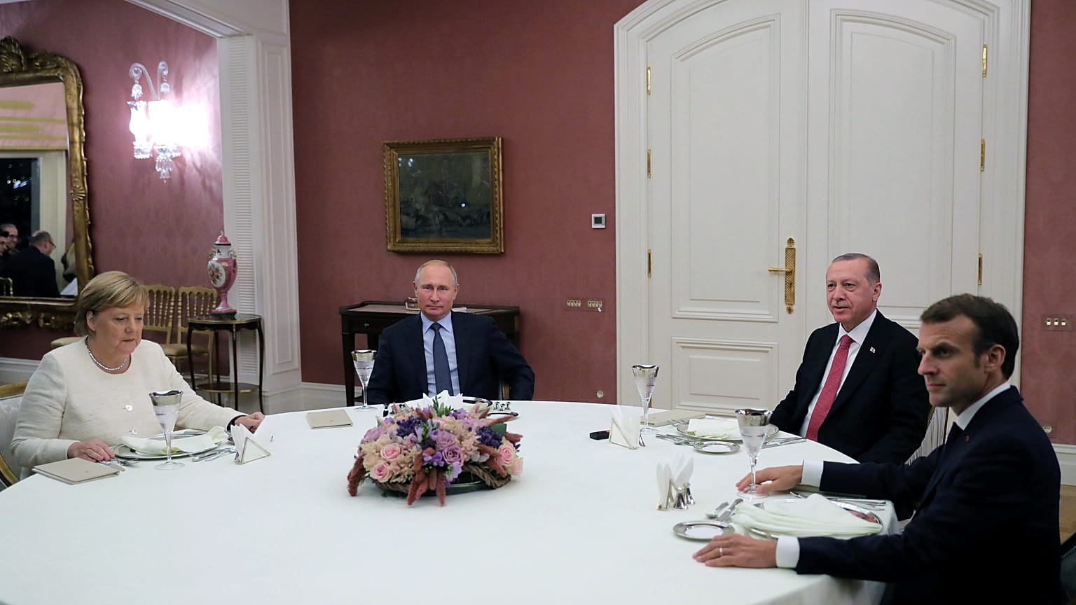 Rússia, França, Turquia e Alemanha decidem criar grupo para nova Constituição síria