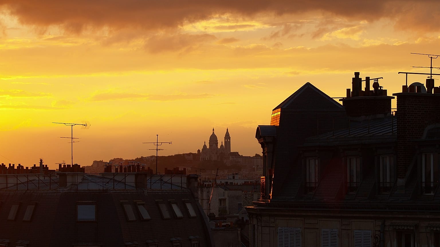 Airbnb in Paris: Mieterin muss 46.000 € zurückzahlen - und wird ausgewiesen