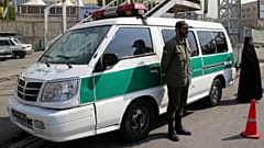 اقدام به زیر گرفتن دختر دانشجو توسط خودروی گشت ارشاد؛ دانشگاه آزاد تکذیب کرد