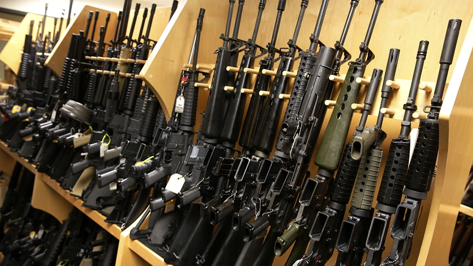 What are AR-15 rifles and why are they used so often in US mass shootings? | Euronews Answers