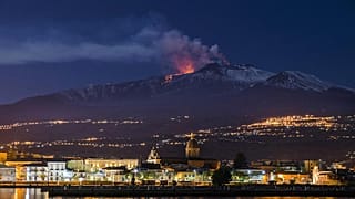Akdeniz'de tsunami korkusu: Etna Yanardağı denize sürükleniyor