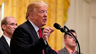 Trump'tan göçmen kervanına tehdit: Ordumuz bekliyor olacak