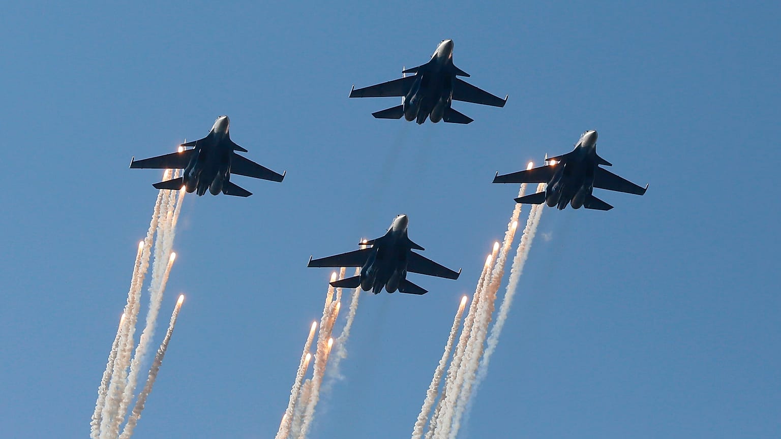 Rus uçağının düşürülmesinin ardından İsrail'den Suriye'ye ilk saldırı