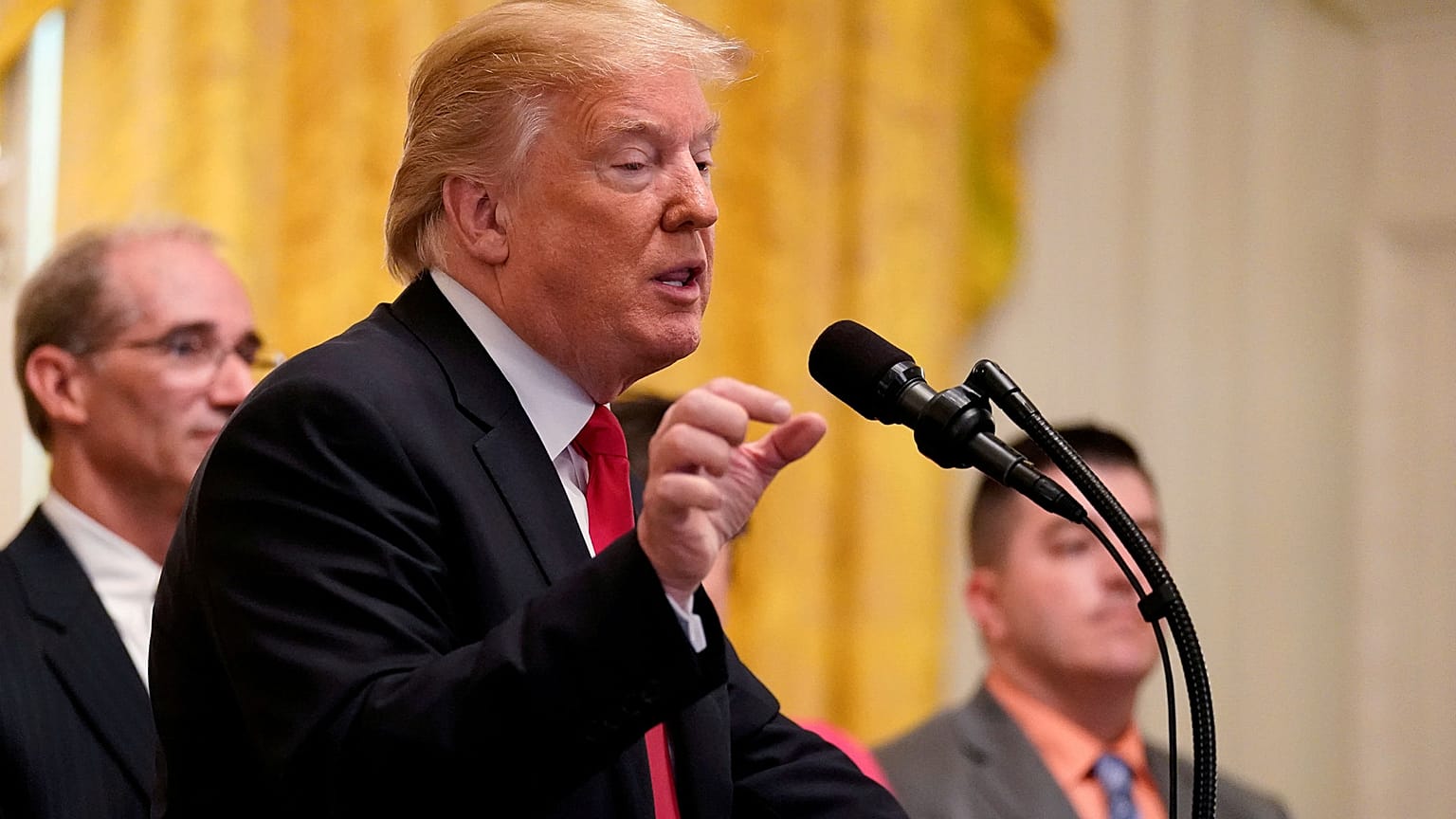 Trump: Doğuştan vatandaşlık yasası iptal edilecek