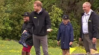 Gumicsizmákkal csapott össze a brit hercegi pár