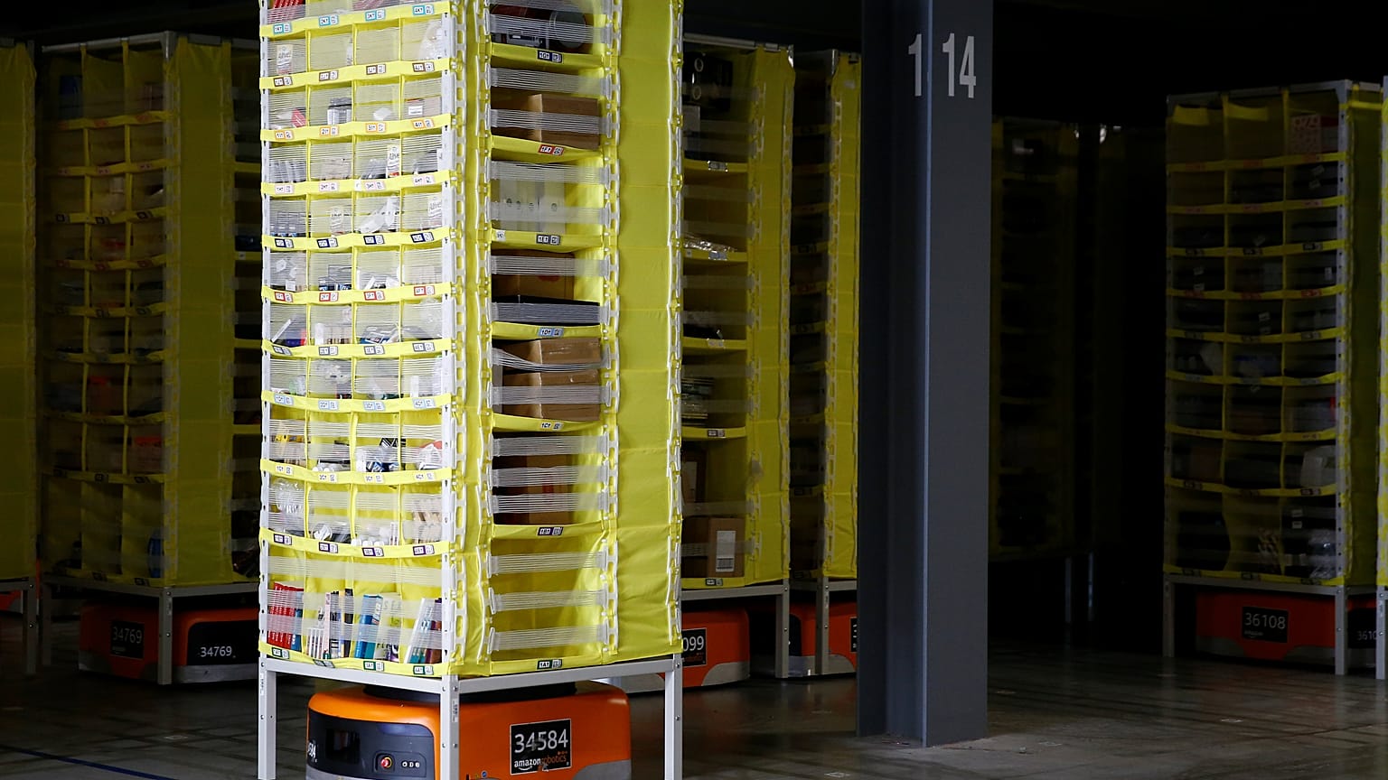 Dünyanın ilk insansız deposu Japonya'da açıldı