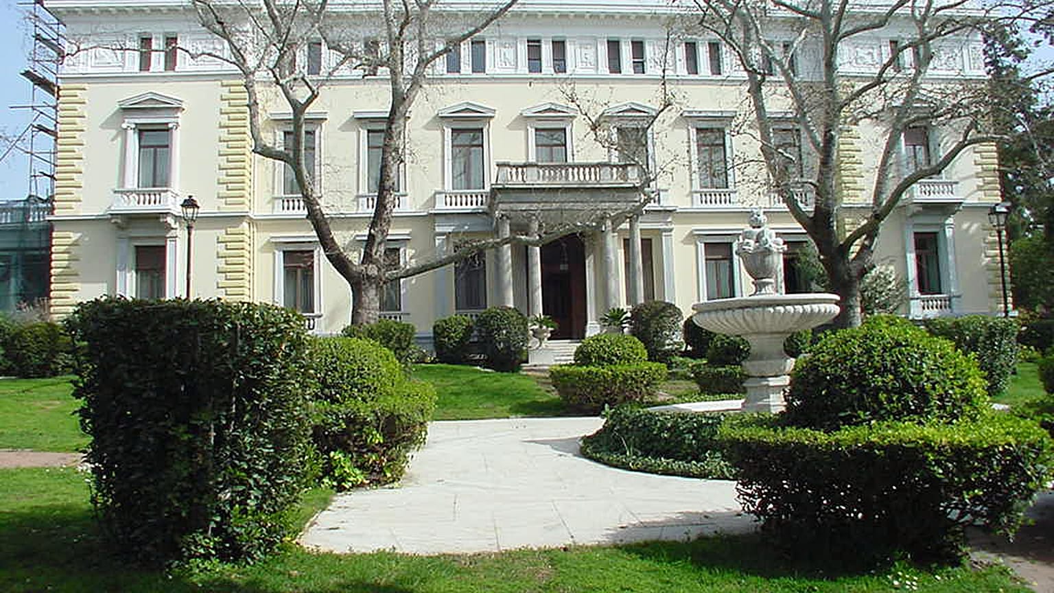 Αντιδράσεις για τις προτάσεις ΣΥΡΙΖΑ περί της συνταγματικής αναθεώρησης