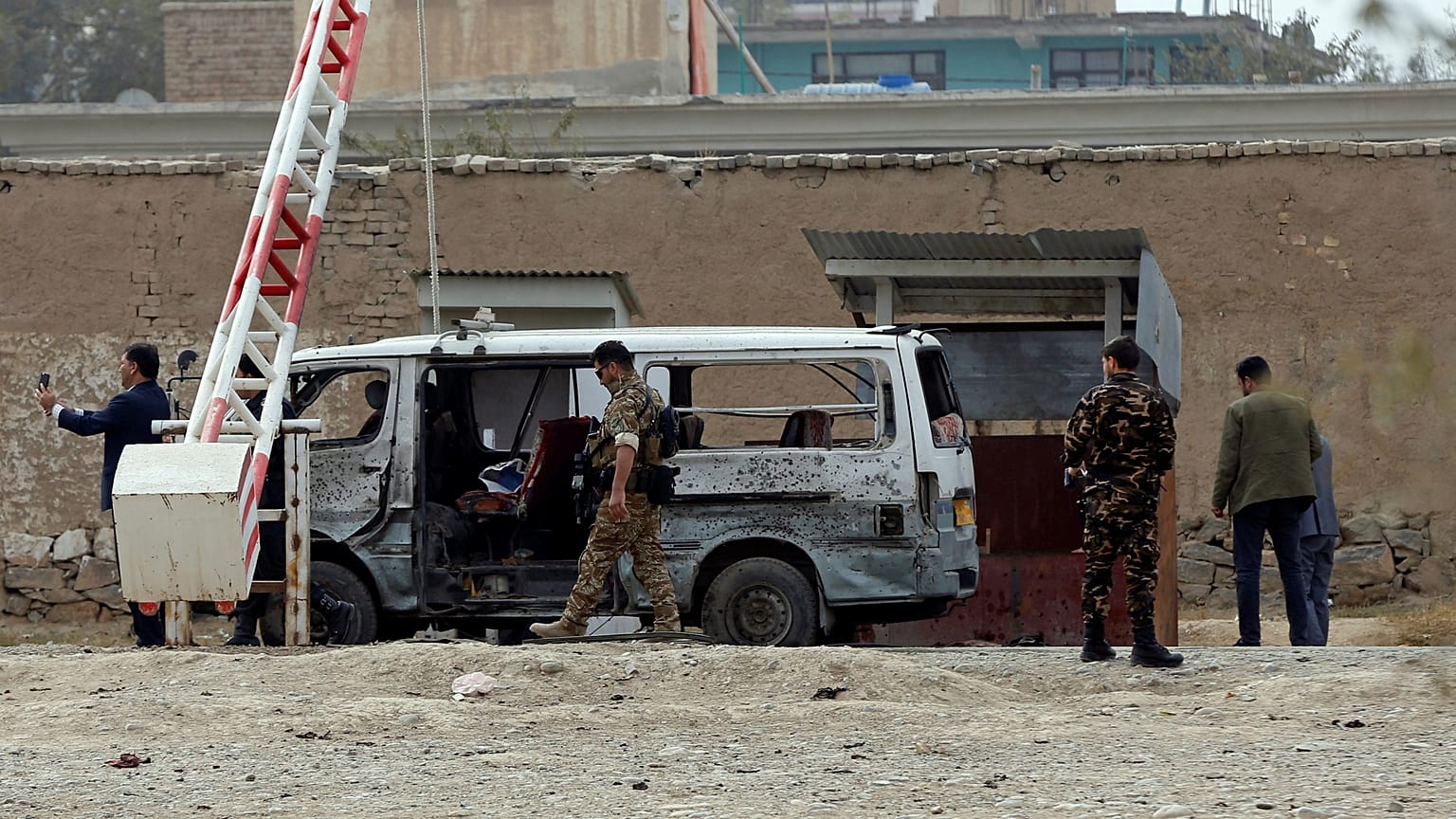 Afganistan'da intihar saldırısı: 6 ölü