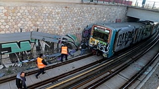 Νέες επιθέσεις σε λεωφορείο στη Συγγρού και σε συρμό του ΗΣΑΠ