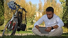 المدوّنون الأوزبك يختبرون جدية السلطة بشأن حرية التعبير في بلادهم