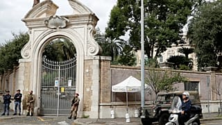 Vatikan Büyükelçiliği'nde bulunan kemikler Mehmet Ali Ağca bağlantılı kayıp vakasını gündeme taşıdı