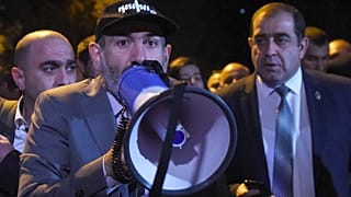 Nikol Paşinyan erken seçimin 9 Aralık’ta yapılacağını duyurdu