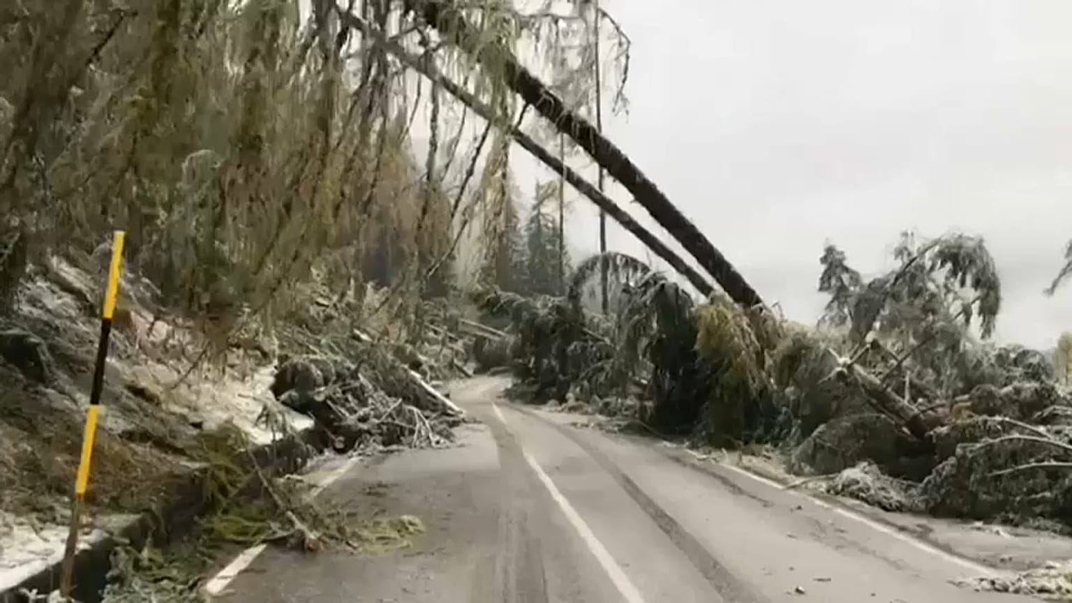 Maltempo: ancora disagi e morti, centri isolati nel bellunese