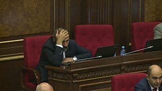 Пашинян: не избран и доволен