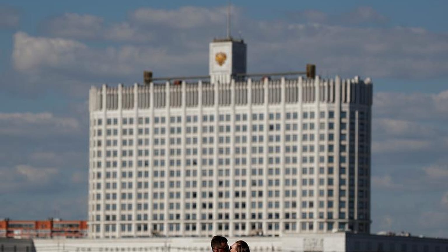 На "майские указы" Путина потратят почти 26 трлн рублей