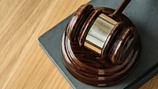 ¿Cuál es la diferencia entre los delitos de sedición y rebelión en España?