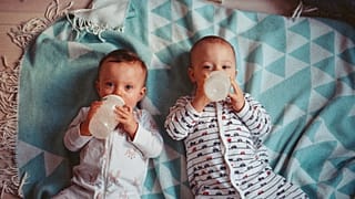 Italia regala tierras por hijos y otras inauditas ideas para incentivar la baja natalidad europea