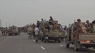 بالرغم من التحذيرات الدولية التحالف بقيادة السعودية يشن حملة على الحديدة