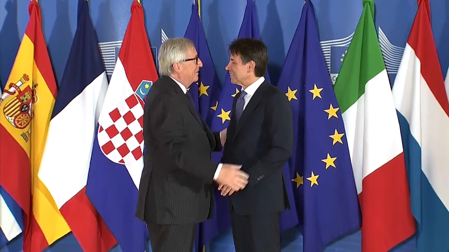 Juncker: "Italiani non commetteranno suicidio"