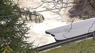 Fırtına ve yağış İtalya'nın kuzeydoğusunu vurmaya devam ediyor