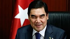 VİDEO | Türkmenistan Devlet Başkanı kabine toplantısında altın halter kaldırdı