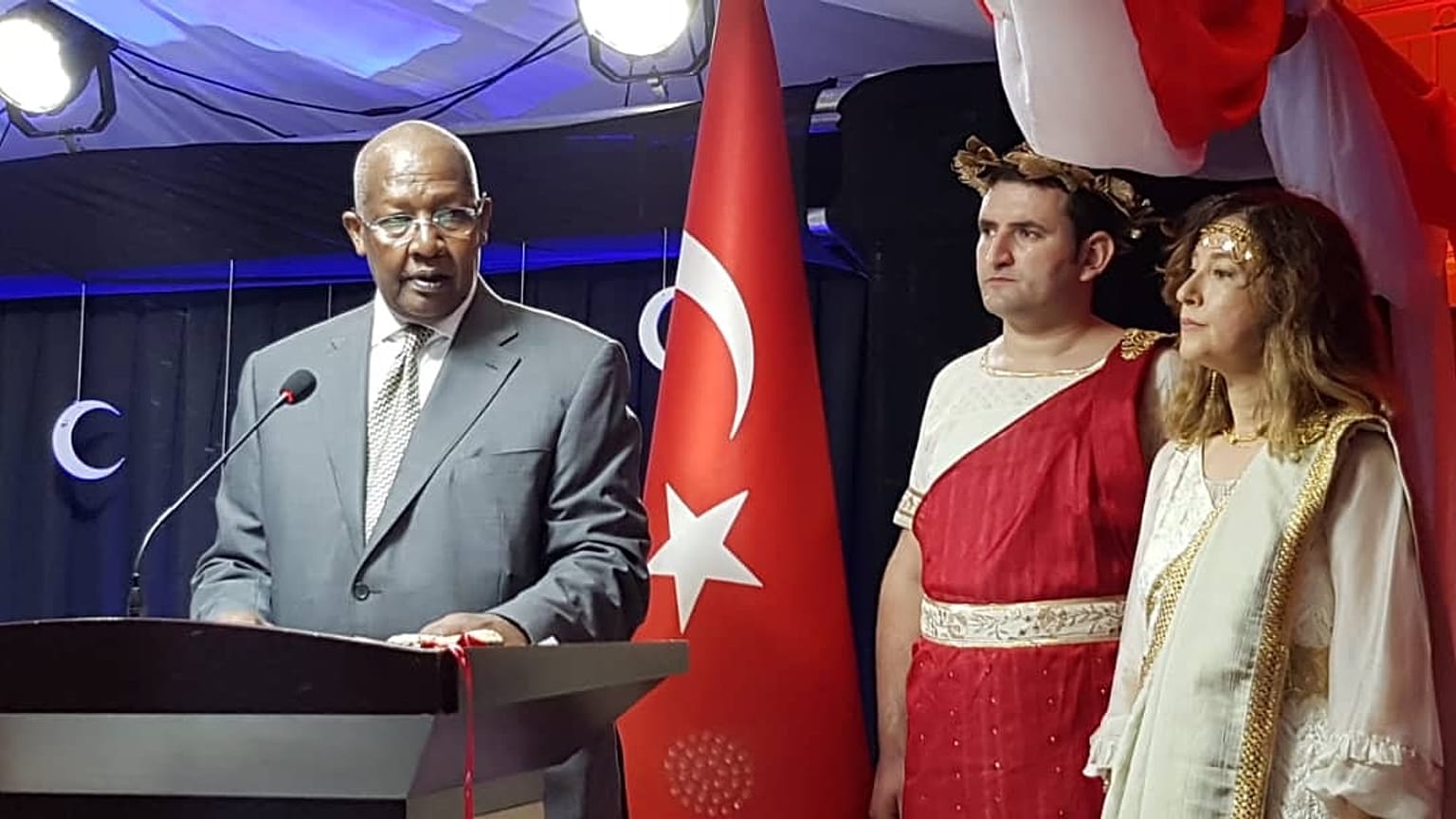 Uganda Büyükelçisi Yavuzalp'in tartışmalı kıyafetinin sebebi 