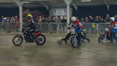 Bizarre Sportarten: "Motoball"