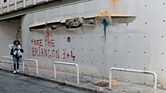 Επίθεση με μπογιές στο Γαλλικό Ινστιτούτο