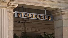 Primo mega-store di Starbucks a Milano