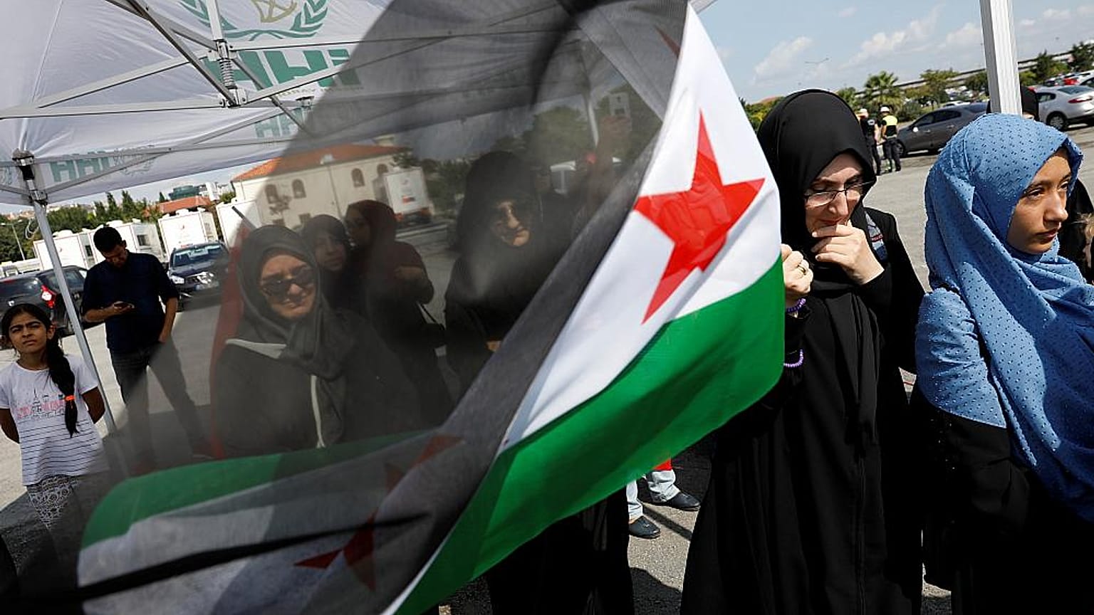 Fransa'dan 3 üst düzey Suriyeli yetkiliye yakalama emri 