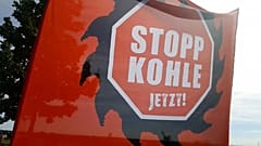 Foresta di Hambach: la protesta degli ambientalisti delle case sugli alberi