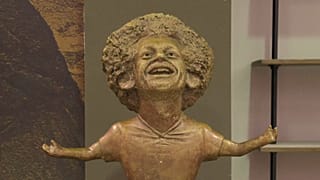 شاهد: تمثال لمحمد صلاح يثير السخرية على مواقع التواصل الاجتماعي ونحاتته غير راضية عنه