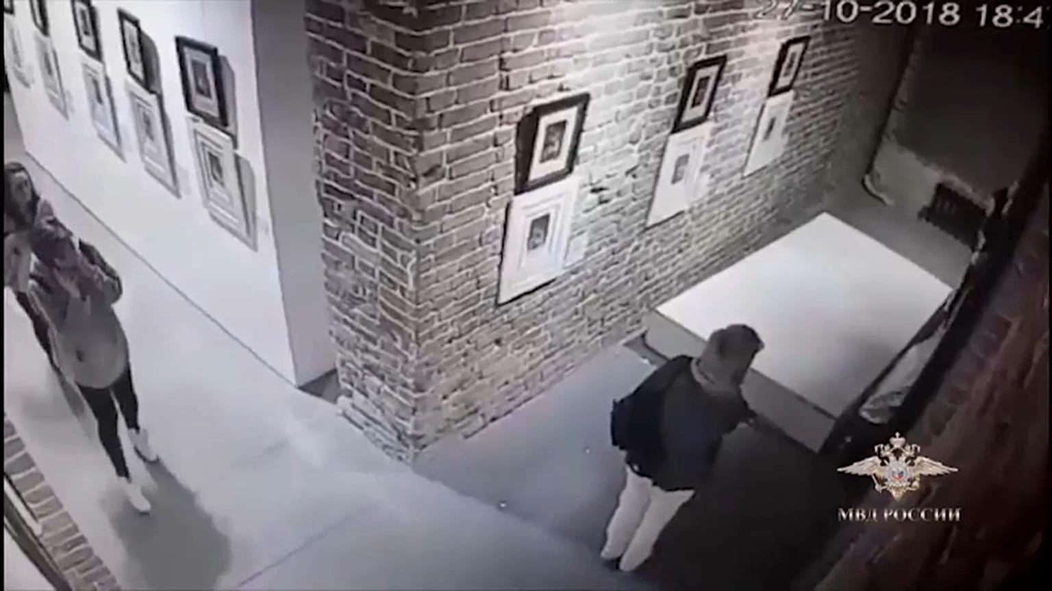 [Vídeo] Un selfie causa daños en obras de Goya y Dalí en una galería rusa