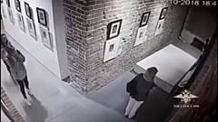 [Vídeo] Un selfie causa daños en obras de Goya y Dalí en una galería rusa