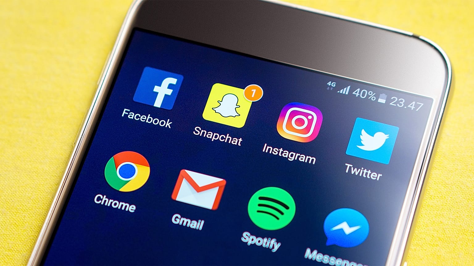 ABD'deki kritik seçim öncesi Facebook 115 'şüpheli' hesap kapattı
