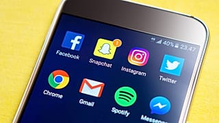 ABD'deki kritik seçim öncesi Facebook 115 'şüpheli' hesap kapattı
