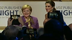 Angela Merkel (64) erhält "Goldene Victoria"