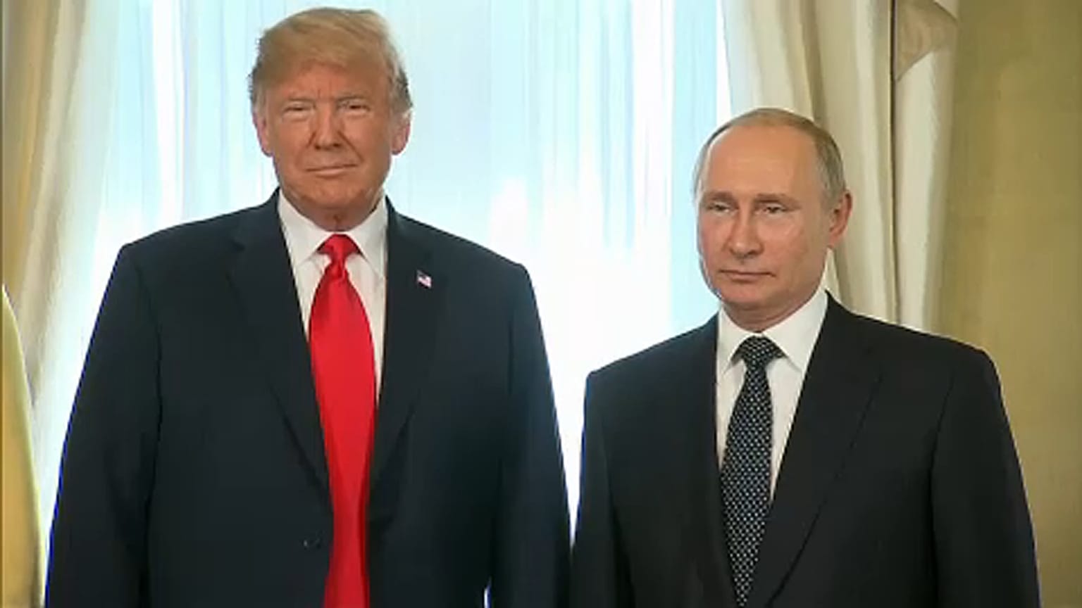 Putin e Trump encontram-se em Paris, mas sem cimeira