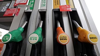 Macron refuses to cede to French ‘yellow vests’ fuel tax protest