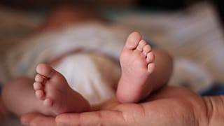 عمدة بلدية فرنسية يشكو للقضاء تسمية عائلة لطفلهم "جهاد"