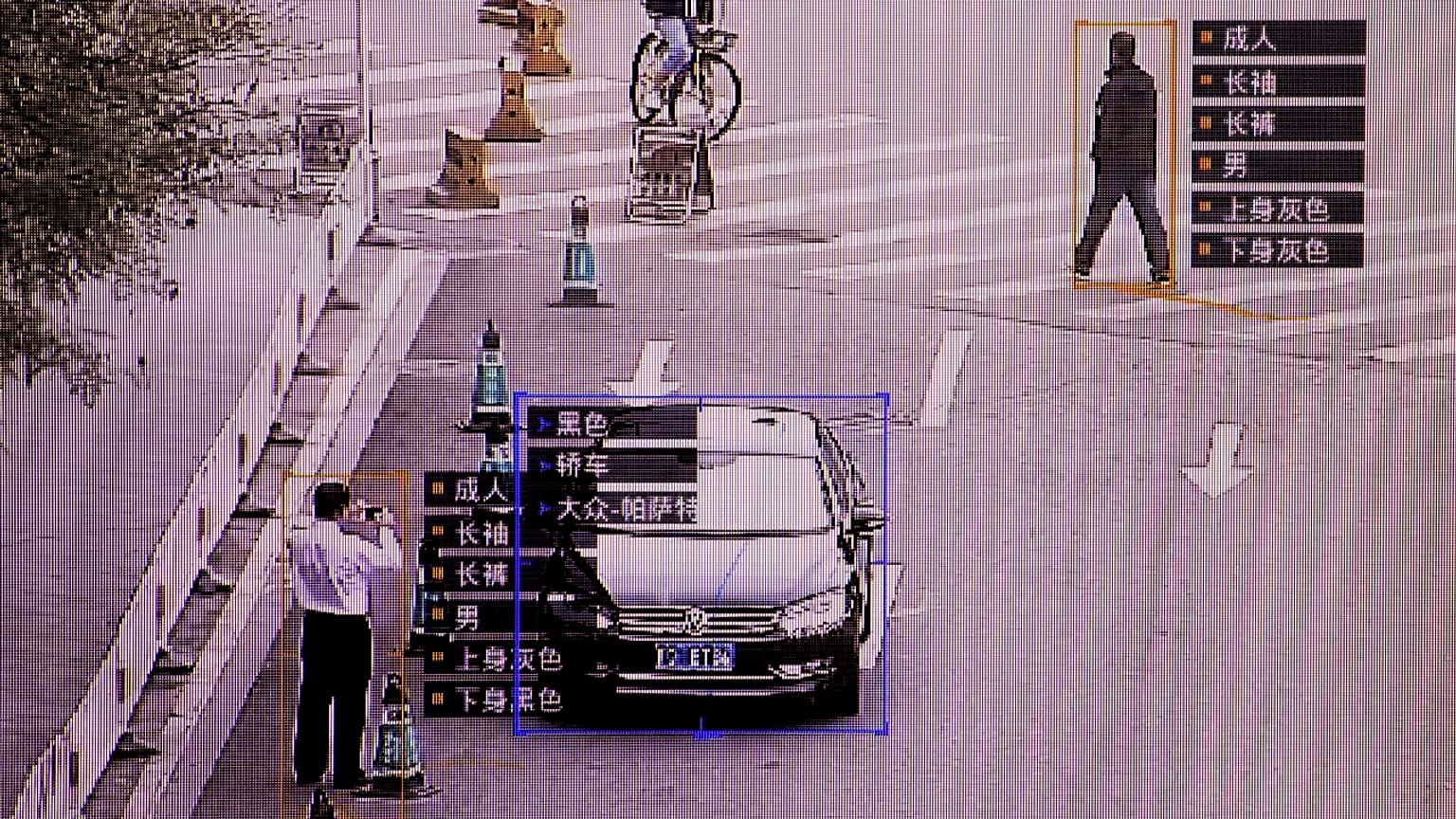 Çin polisi insanların yürüyüş şeklinden kimlik tespiti yapabiliyor